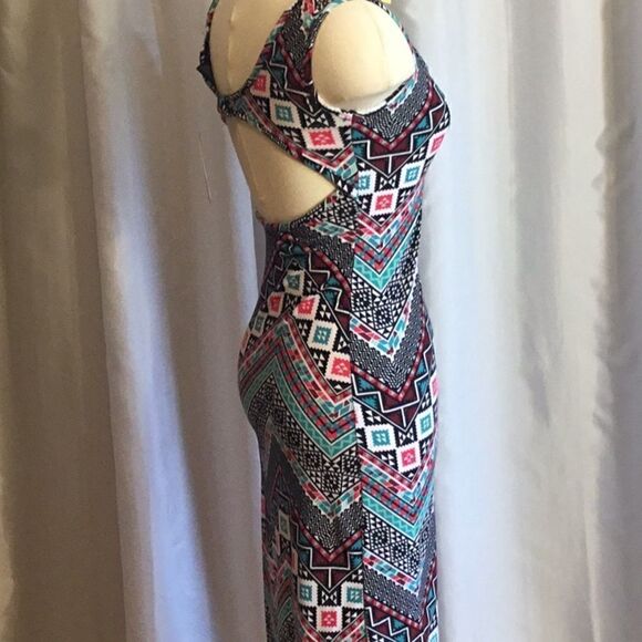 Aztec pattern maxi dress open back in medium - Picture 9 of 15